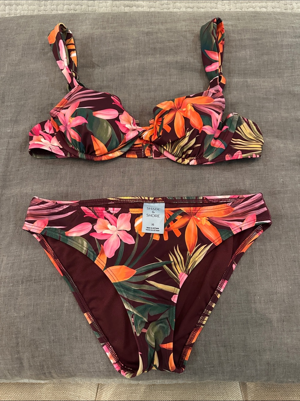 Shade & Shore Floral Underwire Bikini Set Size: XS, Top, 32B